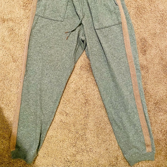 GAP joggers with pink glitter stripe - Picture 4 of 4